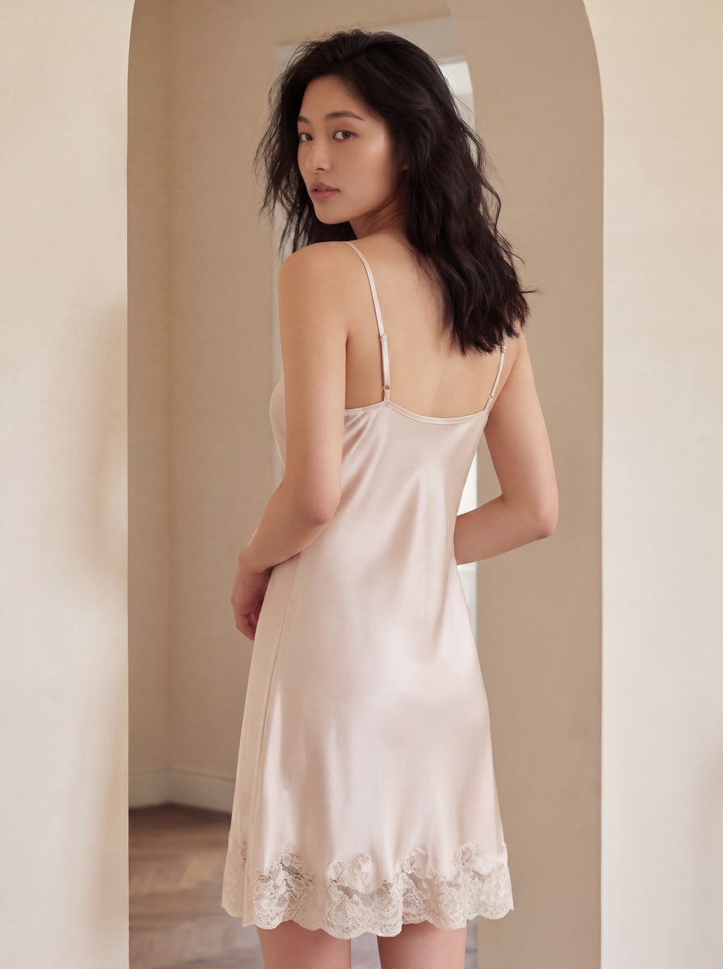 柔光蕾絲細肩帶睡裙｜真絲睡裙