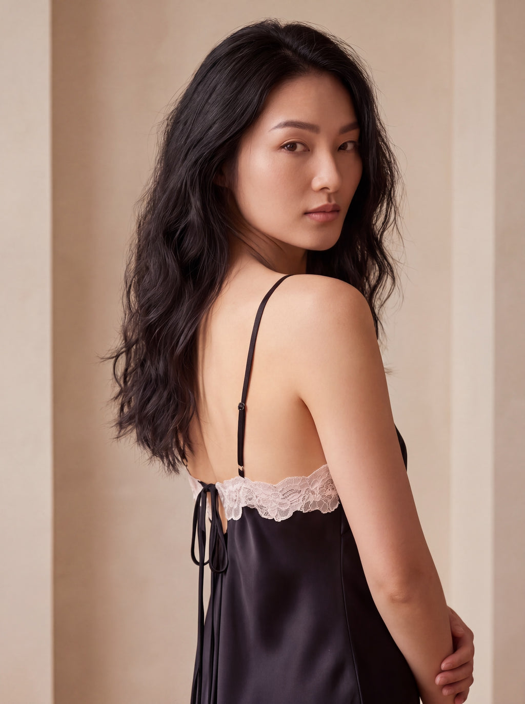 月光蕾絲開衩睡裙｜真絲細肩帶睡裙