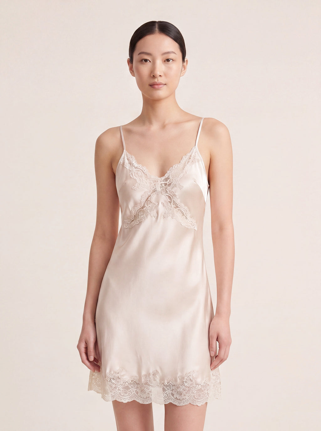 柔光蕾絲細肩帶睡裙｜真絲睡裙