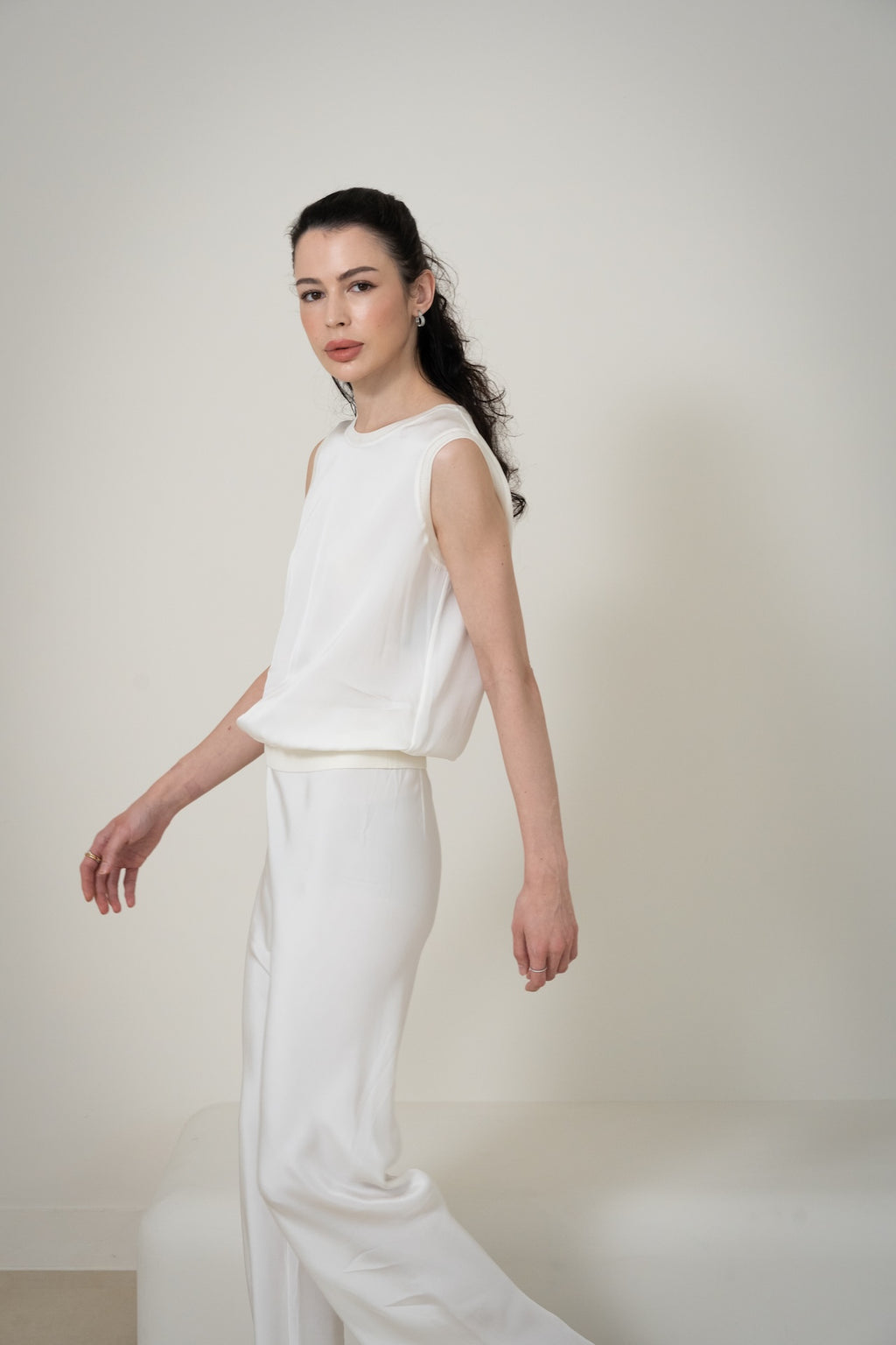 Silk Sleeveless Top 真絲圓領無袖上衣