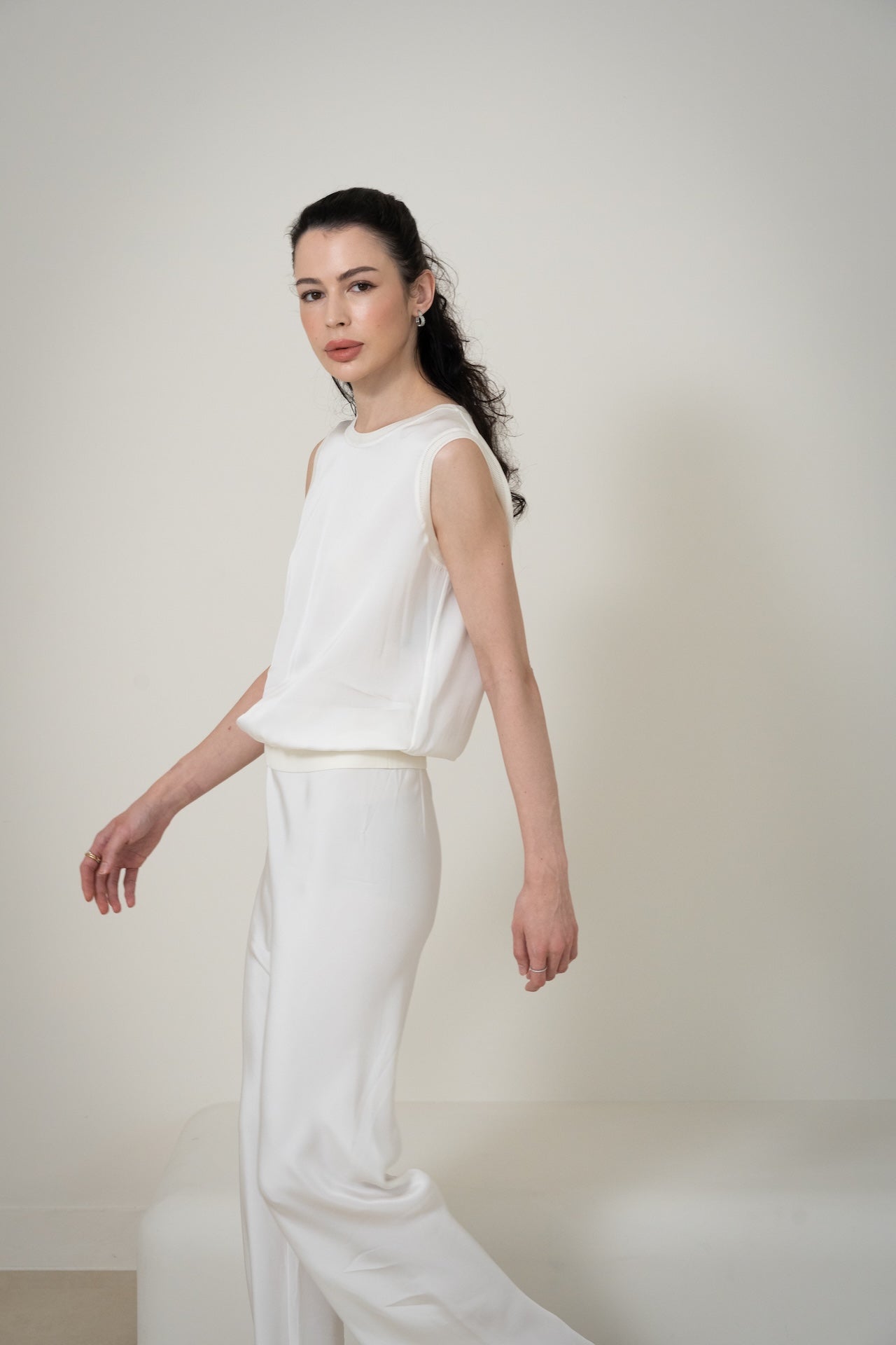 Silk Sleeveless Top 真絲圓領無袖上衣