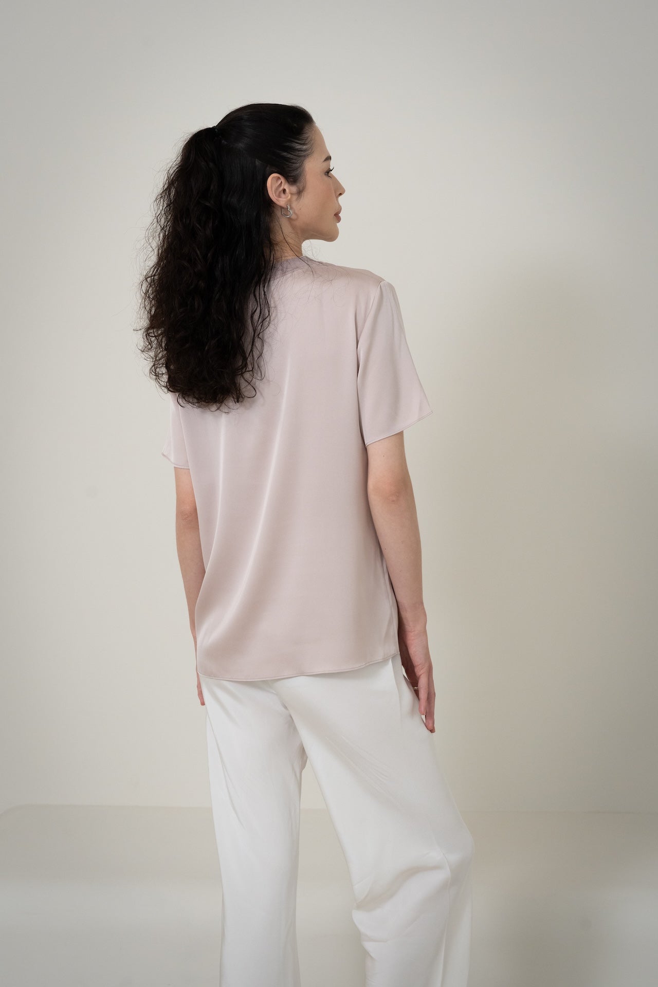 Silk Short-Sleeve Top 霧光真絲短袖上衣