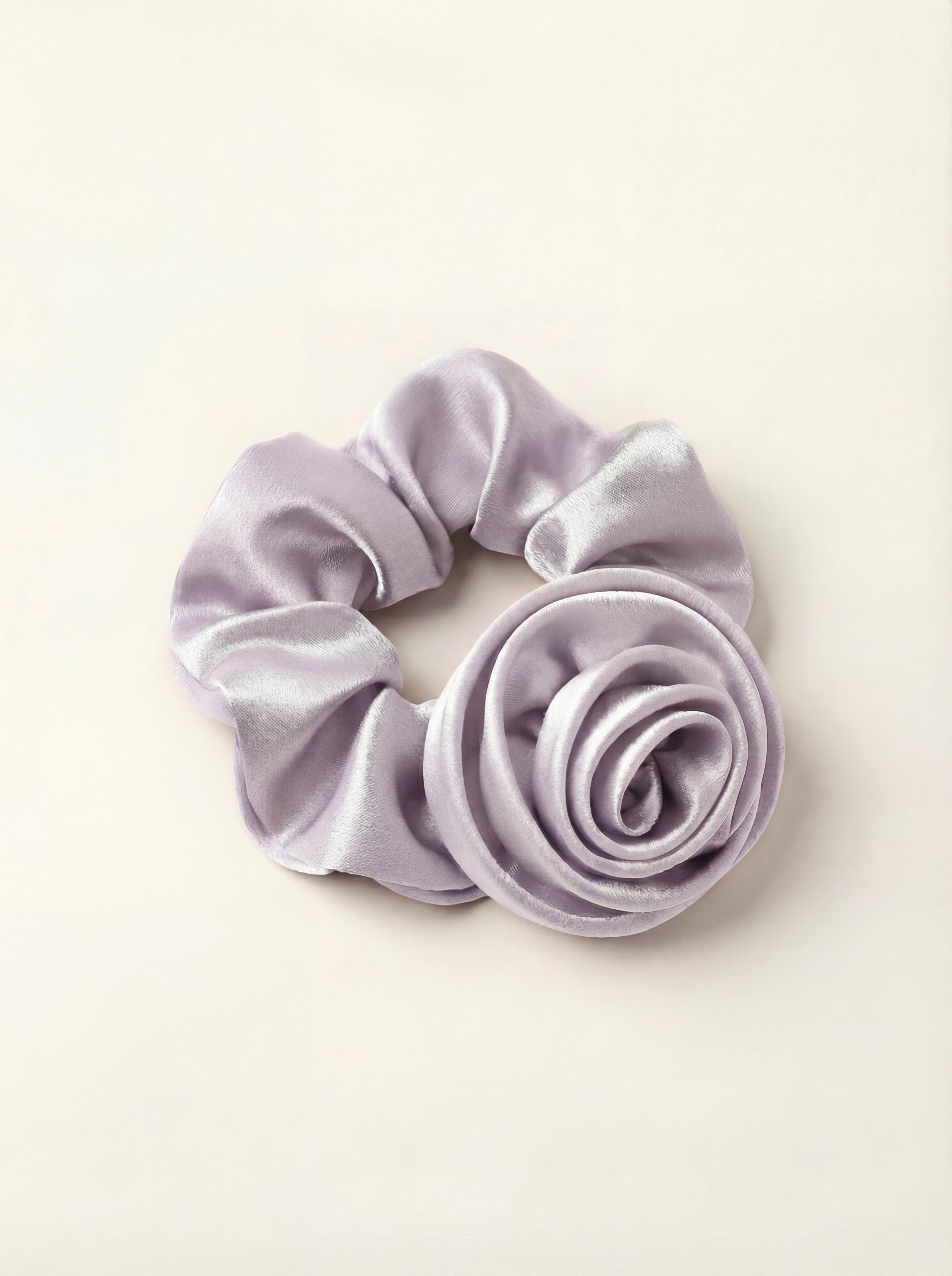 真絲玫瑰髮圈｜柔軟造型 × 日常點綴