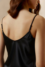 真絲胸墊吊帶睡裙｜可拆胸墊免穿內衣・親膚透氣桑蠶絲睡衣（黑／灰紫）